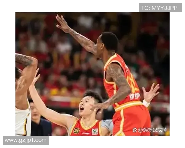 武汉篮球队实力之争引发热议球迷观点各异引发讨论